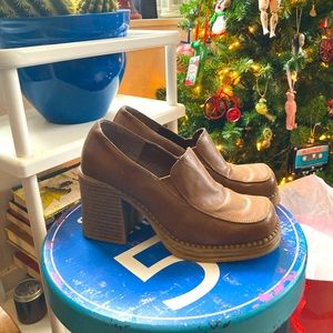 Vintage platform loader